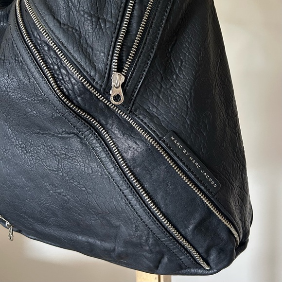 Marc by Marc Jacobs | Leola Zip Hobo | Black Leather Bag - Picture 7 of 11